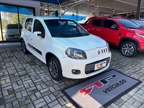 FIAT UNO 1.4 EVO SPORTING 8V FLEX 4P MANUAL FIAT UNO 1.4 EVO SPORTING 8V FLEX 4P MANUAL
